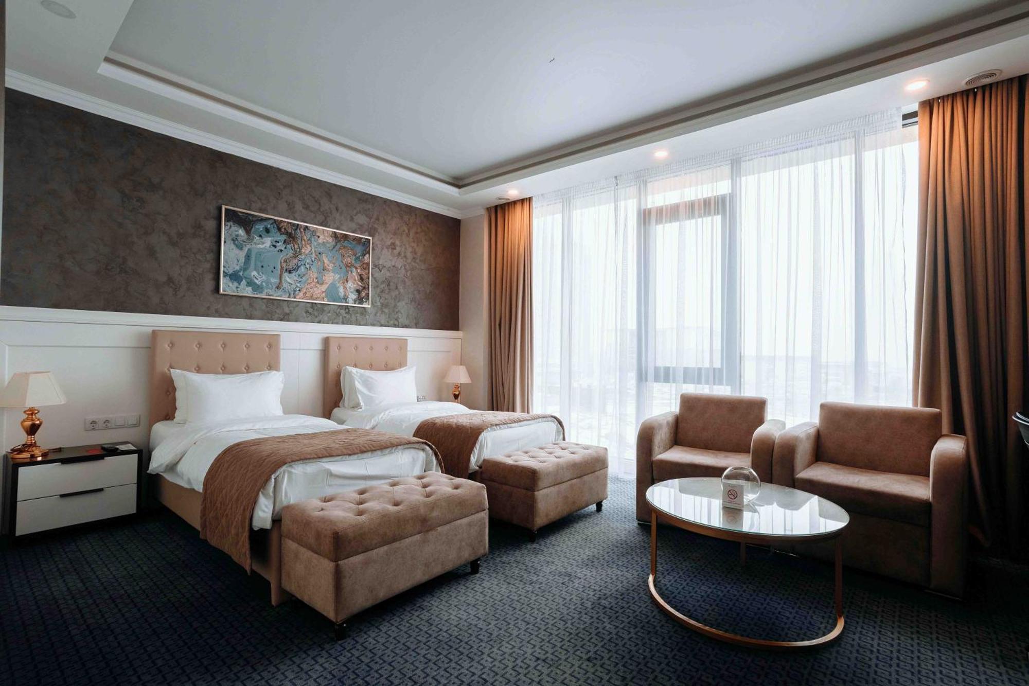 Hotel Ramada By Wyndham Szymkent Zewnętrze zdjęcie