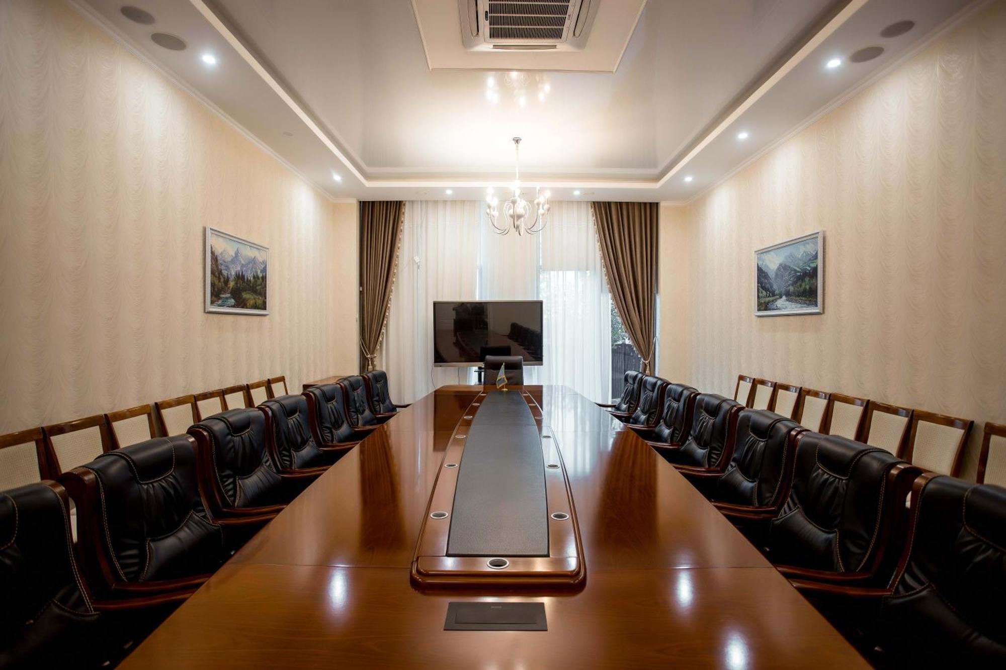 Hotel Ramada By Wyndham Szymkent Zewnętrze zdjęcie